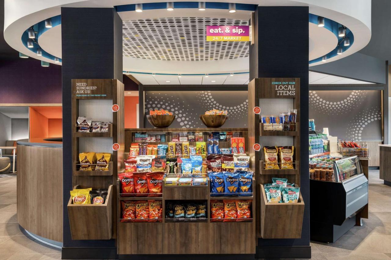Tru By Hilton Hershey Chocolate Avenue Extérieur photo