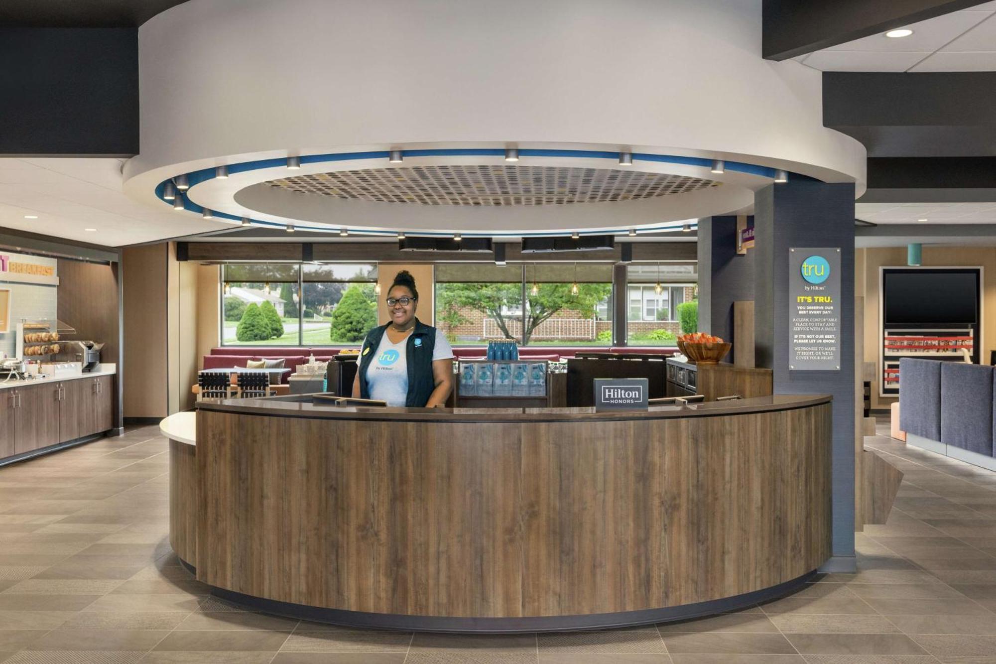 Tru By Hilton Hershey Chocolate Avenue Extérieur photo